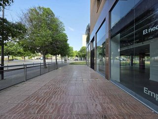 Local comercial en alquiler en Centre en Ripollet