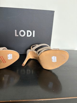 Sandalias LODI fiesta color champán sin estrenar