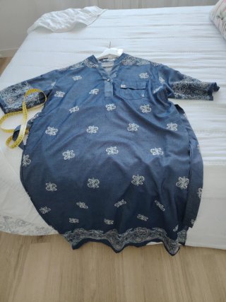 Vestido vaquero Studio Amour bordado SIN ESTRENAR