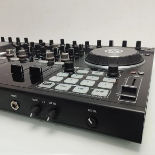 Controlador DJ Traktor S4 MK2