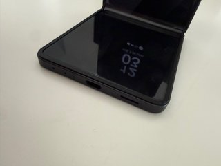 Samsung Galaxy Z Flip 7