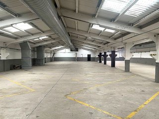 Nave industrial en alquiler en Almeda - El Corte Inglés en Cornellà de Llobregat