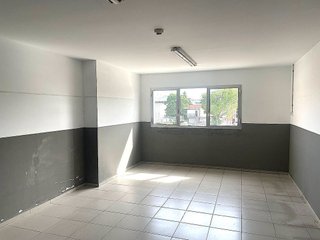 Nave industrial en alquiler en Almeda - El Corte Inglés en Cornellà de Llobregat