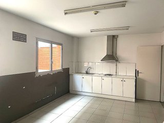 Nave industrial en alquiler en Almeda - El Corte Inglés en Cornellà de Llobregat