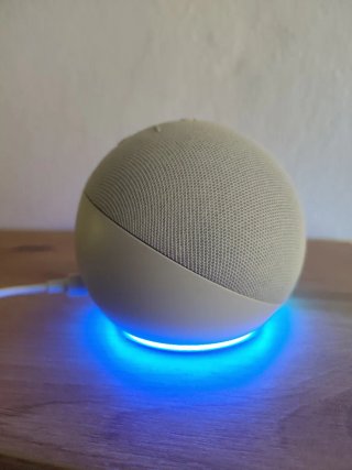 1 Amazon Echo Dot 5a Gen Bianco