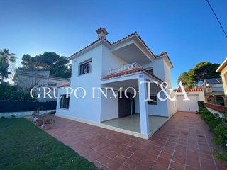 Chalet en venta en Les Salines en Vinaròs