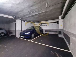 Garaje en venta en Zona Teatro Campoamor en Oviedo
