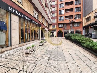 Garaje en venta en Zona Teatro Campoamor en Oviedo