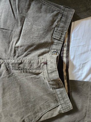 Lote Ropa Hombre: 3 jerseis y un pantalon.impoluto