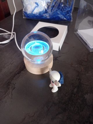 Lampada sfera Saturno con base legno piccola