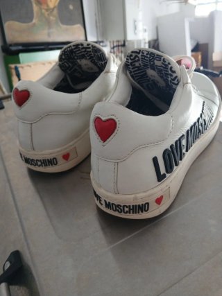 Zapatillas Moschino Corazón Rojo Blancas