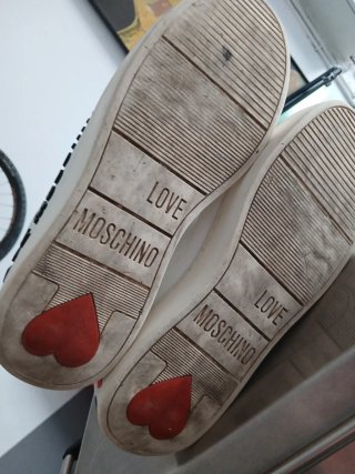 Zapatillas Moschino Corazón Rojo Blancas