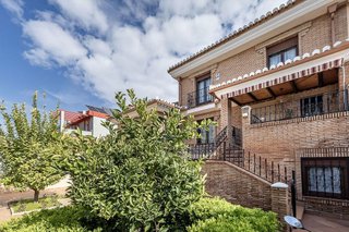 Casa pareada en venta en Ogíjares