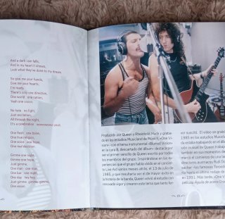 CD Queen A Kind of Magic - Libreto