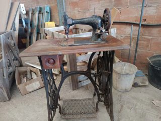 Máquina de coser Singer antigua