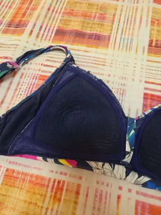 Bikini flores Talla 40.