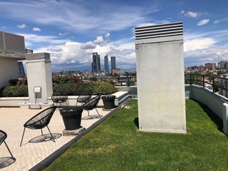 Piso en alquiler en Nueva España en Madrid