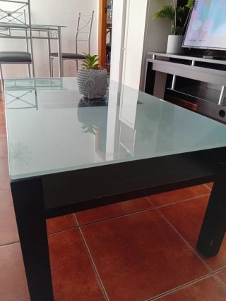 Mesa de comedor cristal y metal