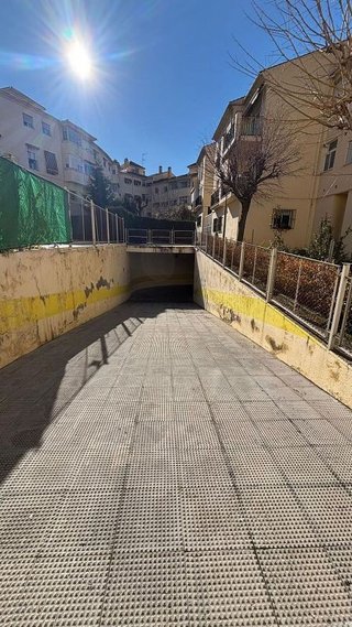 Garaje en venta en Bola de Oro - Serrallo en Granada