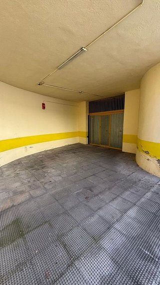 Garaje en venta en Bola de Oro - Serrallo en Granada