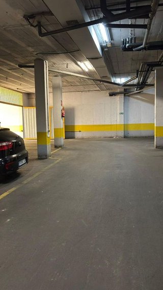 Garaje en venta en Bola de Oro - Serrallo en Granada