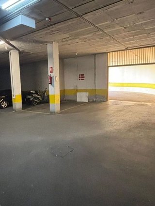 Garaje en venta en Bola de Oro - Serrallo en Granada