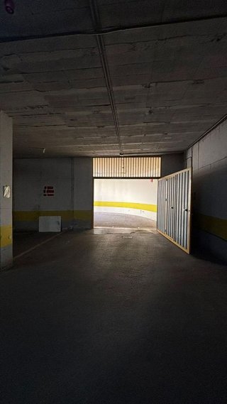 Garaje en venta en Bola de Oro - Serrallo en Granada