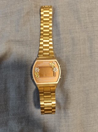 Reloj Casio Dorado con Flores