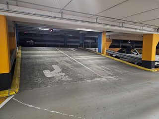 Garaje en venta en Ensanche - Sar en Santiago de Compostela