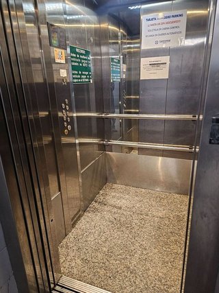 Garaje en venta en Ensanche - Sar en Santiago de Compostela