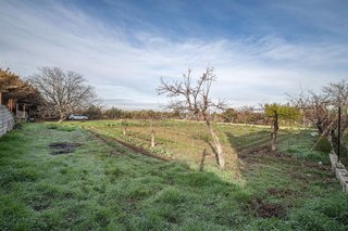 Terreno en venta en Zubia (La)