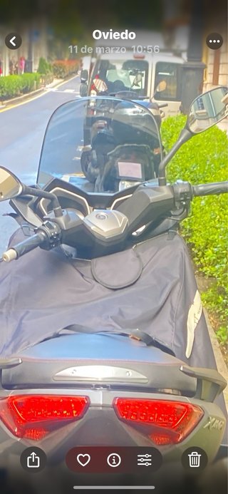Yamaha XMAX 125cc - pantalla digital 15500km