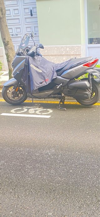 Yamaha XMAX 125cc - pantalla digital 15500km