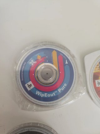 Lote 5 UMD PSP: WipEout, Dragon Ball, Star Wars, F