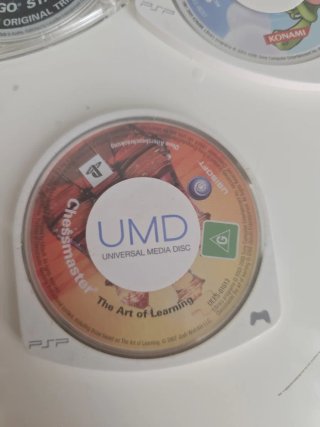 Lote 5 UMD PSP: WipEout, Dragon Ball, Star Wars, F