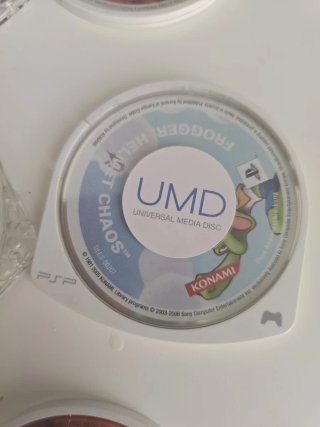 Lote 5 UMD PSP: WipEout, Dragon Ball, Star Wars, F
