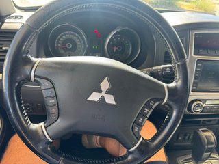 Mitsubishi Montero 2008