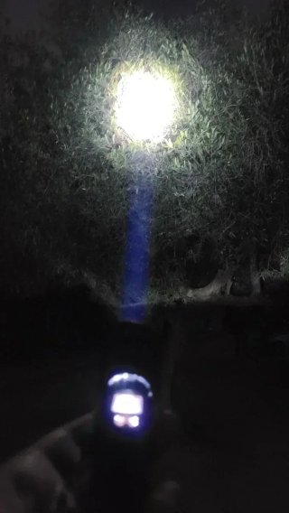Linterna Táctica pantalla LED Alta Potencia