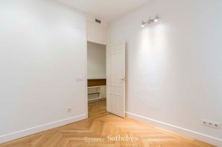 Piso en alquiler en Recoletos en Madrid