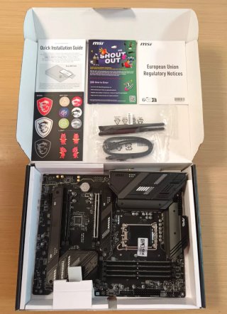 MSI MAG B760 TOMAHAWK WIFI Placa Base