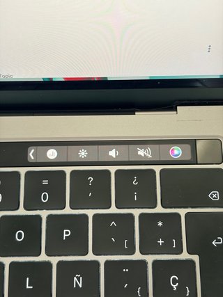MacBook Pro 13” 2019 Plata (Pantalla Rota)