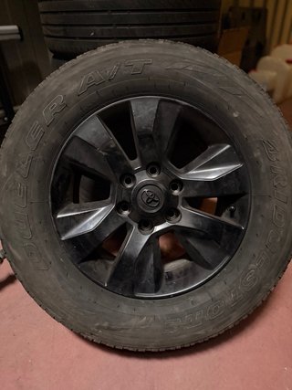 Llantas Toyota Hilux VX 17x7,5