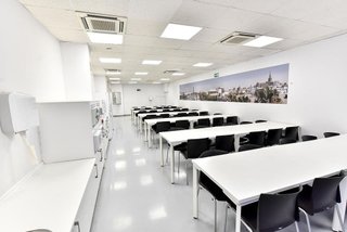 Edificio en alquiler en Bollullos de la Mitación