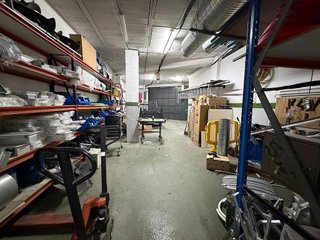 Local comercial en alquiler en Parque Alcosa - Jardines del Edén en Sevilla