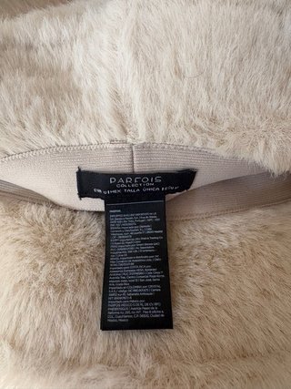 Gorro de pelo sintético beige