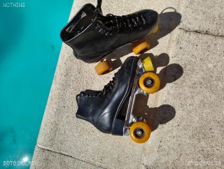 Patines de 4 ruedas negros