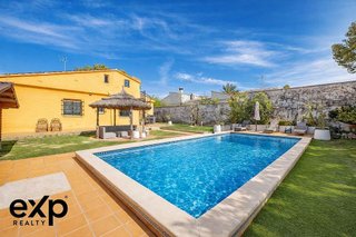Chalet en venta en Entrepinos en Eliana (l´)