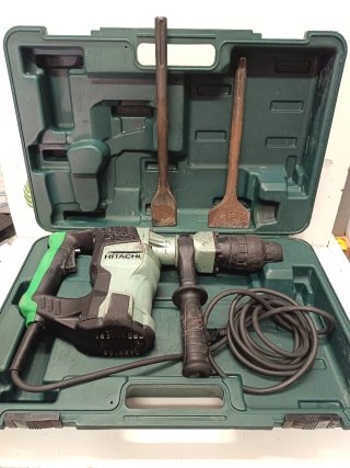 Martillo demoledor Hitachi con cinceles