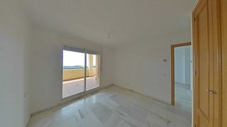 Piso en venta en Calaburra - Chaparral en Mijas