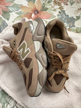 New Balance 9060 Talla 37 Beige/Marrón